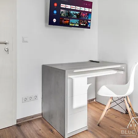 Blue House - Your Accomodation * توتلِنغين
